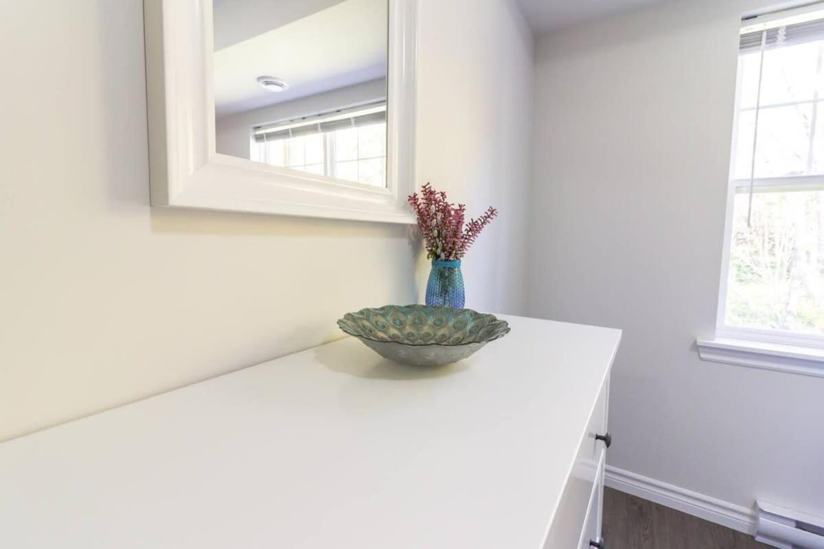 Brand New Gorgeous Condo Near Unb & Hospital Coffee Parking 202 Saint John Eksteriør billede